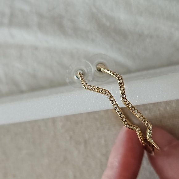 Stella and Dot hoop earrings - Picture 2 of 4